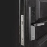 ⁦EZVIZ DL05 Smart Fingerprint Lock⁩ - الصورة ⁦5⁩